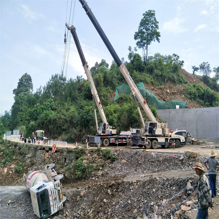 河西区街道汽车掉沟里叫吊车救援要多少钱