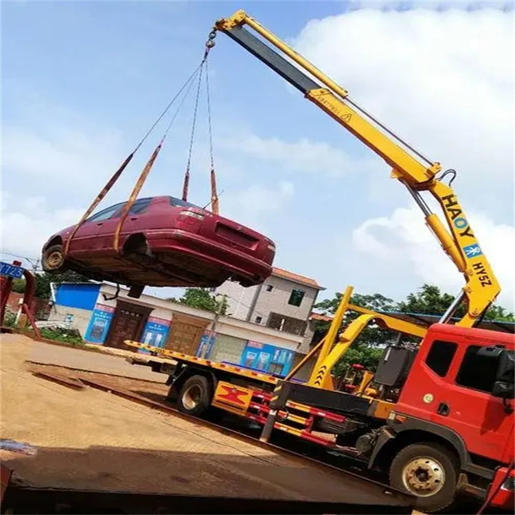 河西区街道吊车吊汽车的正确方法